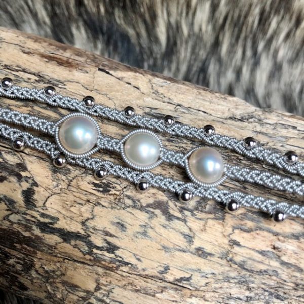 saamicrafts Armband mit 3 weissen Perlen dreireihig Unikat