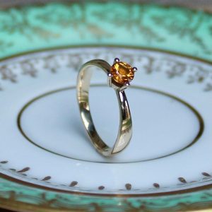 Gelbgold-Ring-Safir-Mandarin-Orange-5mm-Silhouette-Juwelier-Haarhaus