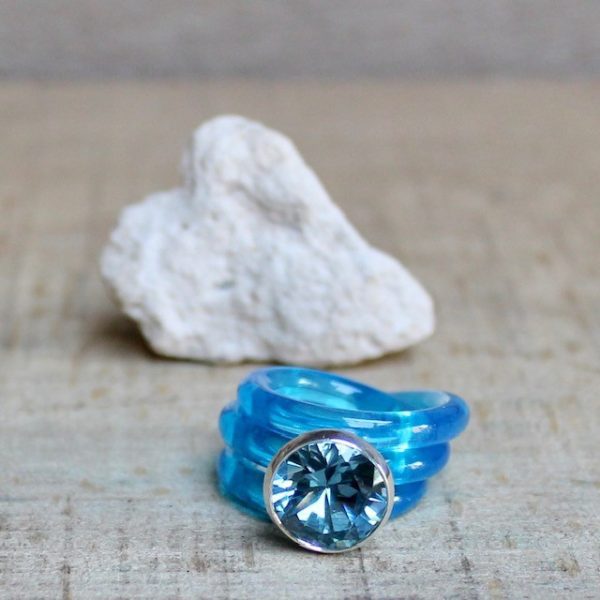 Monika-Seitter-Dakini-Ring-13-Hellblau-Kunststoff-dreifach-gewickelt-Blauer-Stein-Silber