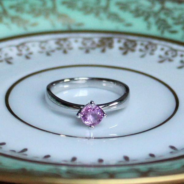 Weissgold-Ring-Safir-Pink-5mm-Silhouette-Juwelier-Haarhaus-e
