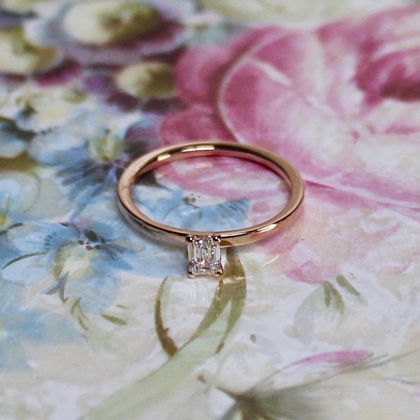 Diamantring-Emeraldcut-750-Rosegold-Verlobungsring-Antragsrin