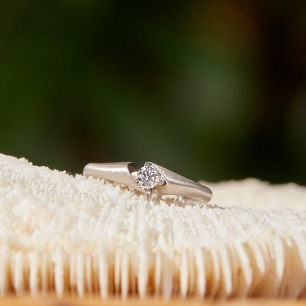 Schaffrath-CALLA-Ring-Diamant-Brillant-Verlobungsring-218CALLA15-Weissgold