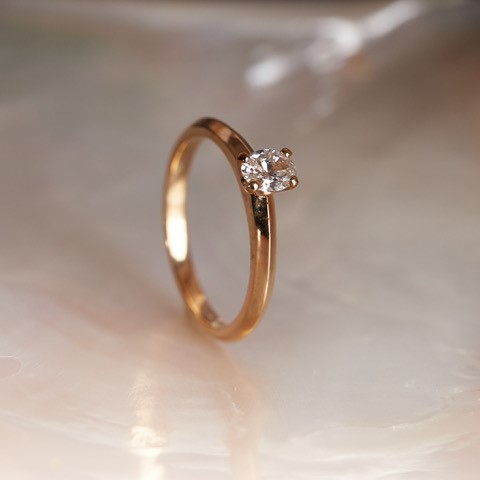 Verlobungsring-gold-ovaler-Diamant-030ct-GIA Expertise