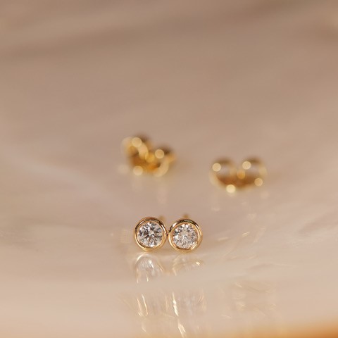 Zeitlose Ohrringe-Diamant-Gelbgold-585-14k Zargenfassung