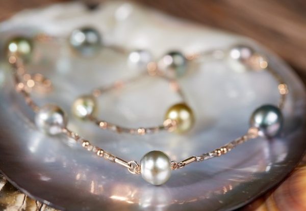 Hinreißendes Gellner-Castaway-Armband-Fiji Perlen farbintensiv Rosegold Brillanten Diamanten
