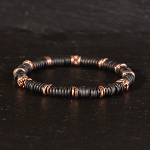 Ausgefallenes Silhouette Herren Armband schwarze Keramik Rosegold Diamanten seitliche Aufnahme